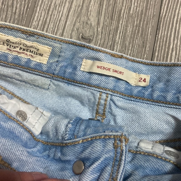 Levi’s Wedgie Jean Shorts Size 24 - Picture 3 of 7